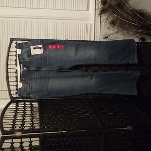 NWT Levi Strauss Signature Simply Stretch Jean